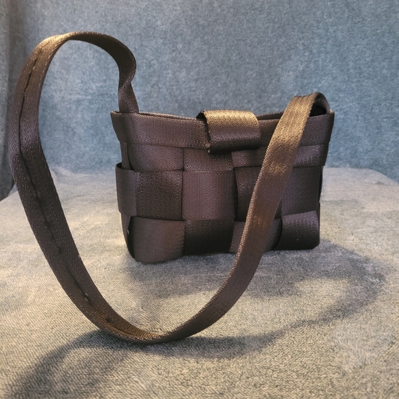 Black Woven Handbag - Picture 2 of 5